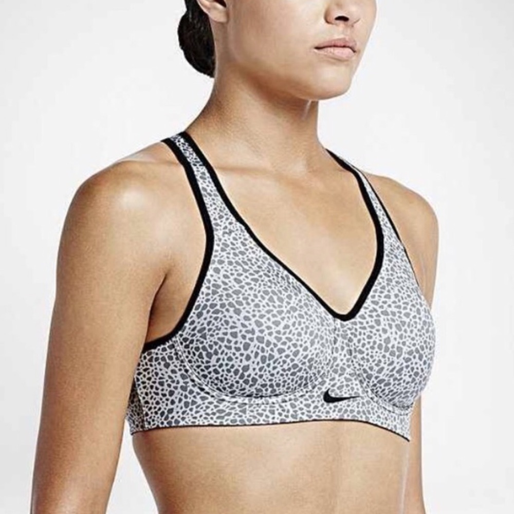 Nike high support sports bra nwt